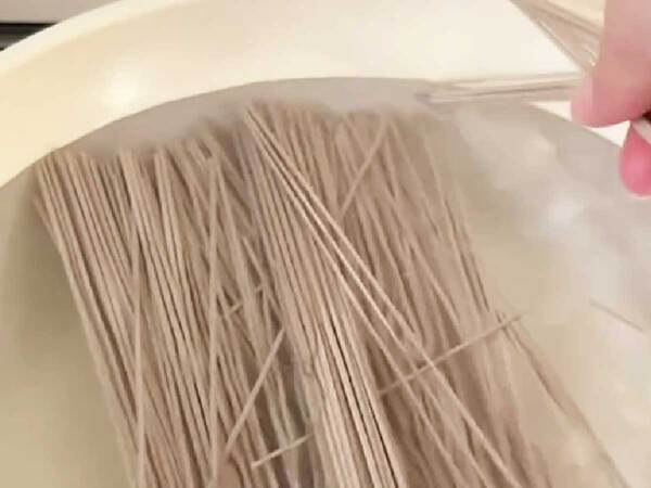 夏がきたらやってみて！　蕎麦をおいしくするコツに「この発想はなかった」