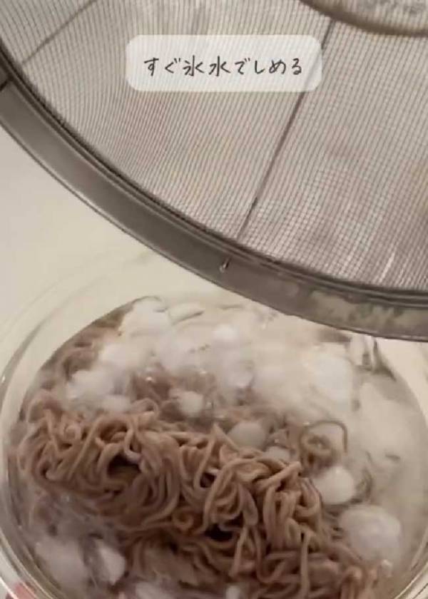 夏がきたらやってみて！　蕎麦をおいしくするコツに「この発想はなかった」