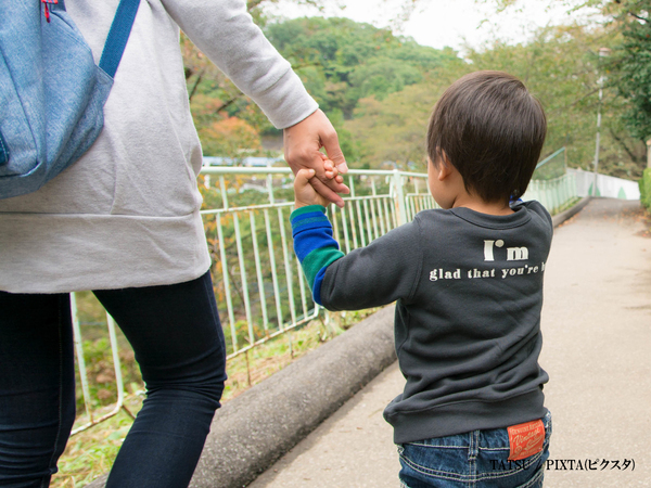 『２歳児の騒音』を謝罪した母　返ってきた一言に「泣き崩れる」「心の底から同意」