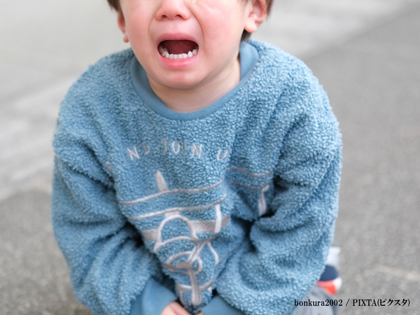 『２歳児の騒音』を謝罪した母　返ってきた一言に「泣き崩れる」「心の底から同意」