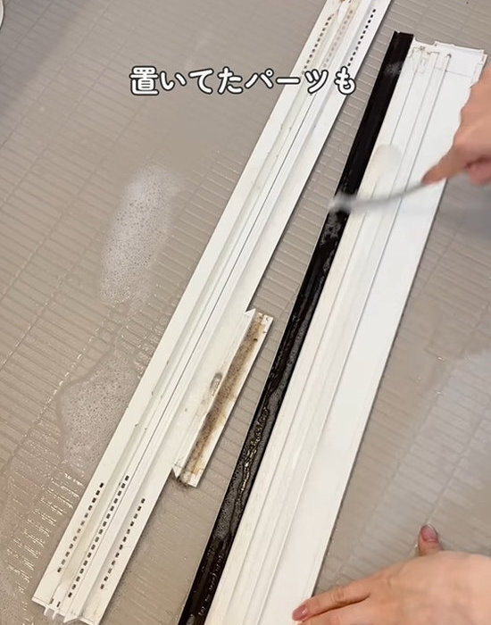 見てみぬふりはやめて！　浴室のドアレールの掃除方法に「知らなかった」「気持ちいい」