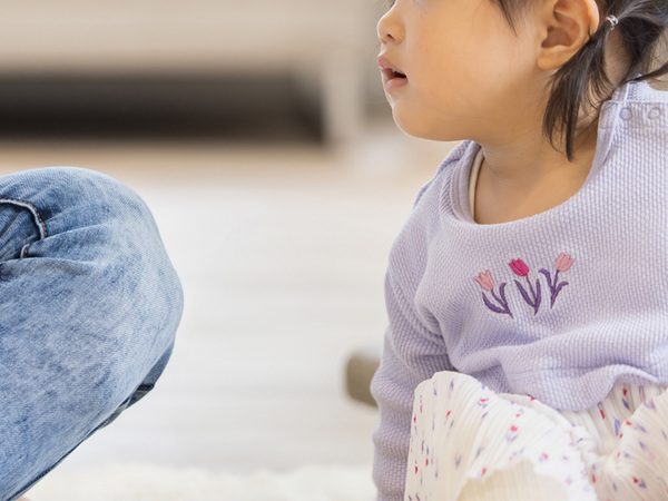 父親に叱られた１歳の娘　言い放った言葉に「こんなに言われたら泣く」「笑った」