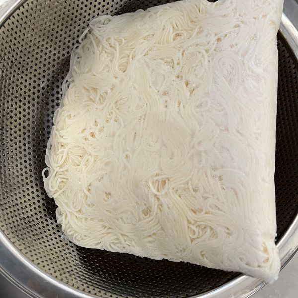 そうめんをゆでたら冷凍するだけ！　「その手があったか」「超便利」
