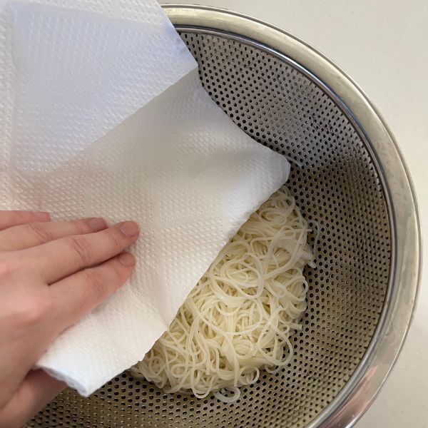 そうめんをゆでたら冷凍するだけ！　「その手があったか」「超便利」