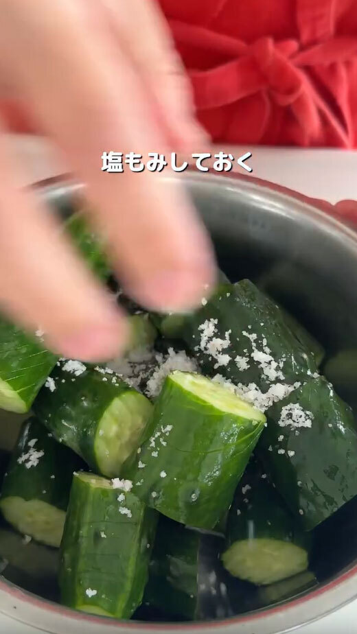 切って漬けておくだけ？　簡単すぎる『無限キュウリ』に「最高」「取り合いになりそう」