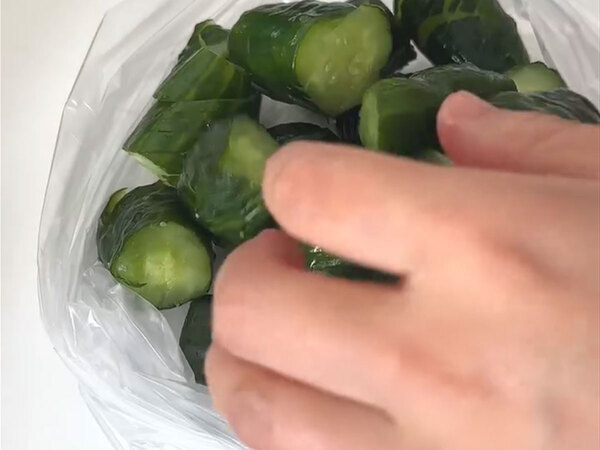 切って漬けておくだけ？　簡単すぎる『無限キュウリ』に「最高」「取り合いになりそう」