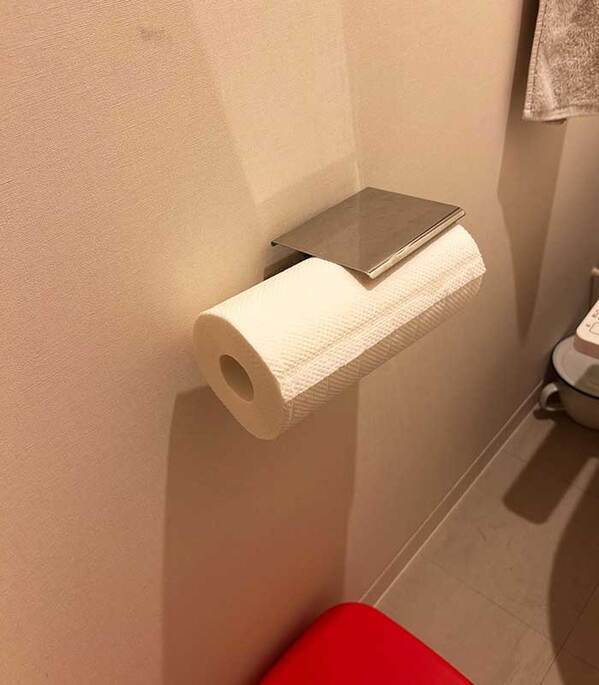 小学生の後にトイレに入ると？　予想外な光景に「めっちゃ笑った」「センスの塊」