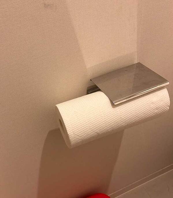 小学生の後にトイレに入ると？　予想外な光景に「めっちゃ笑った」「センスの塊」