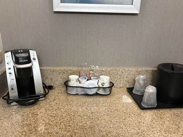 「この画像のどこかに指輪があります」　諦める人が続出した１枚に「これは無理だわ」