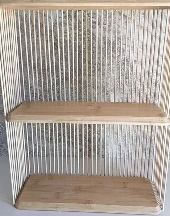 １００均だけでこのクオリティ？　竹ひご棚の完成度に「天才すぎる」「すぐマネする」