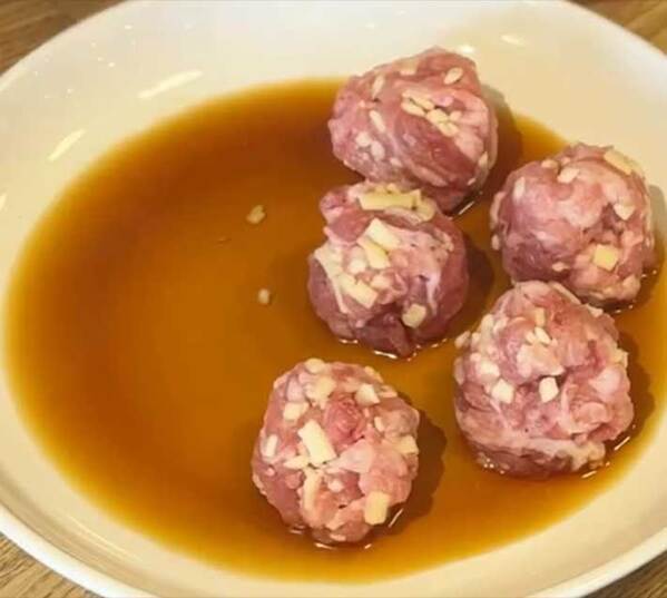 安い『豚こま肉』の食べ方　丸めて電子レンジで？「お弁当のおかずになる」