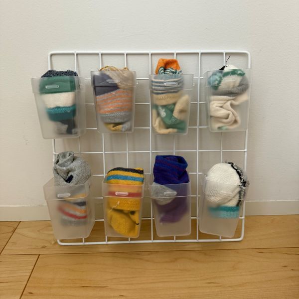 玄関・洗面所・キッチンも！　小物収納テクに「こんな方法あったか」「便利すぎ」