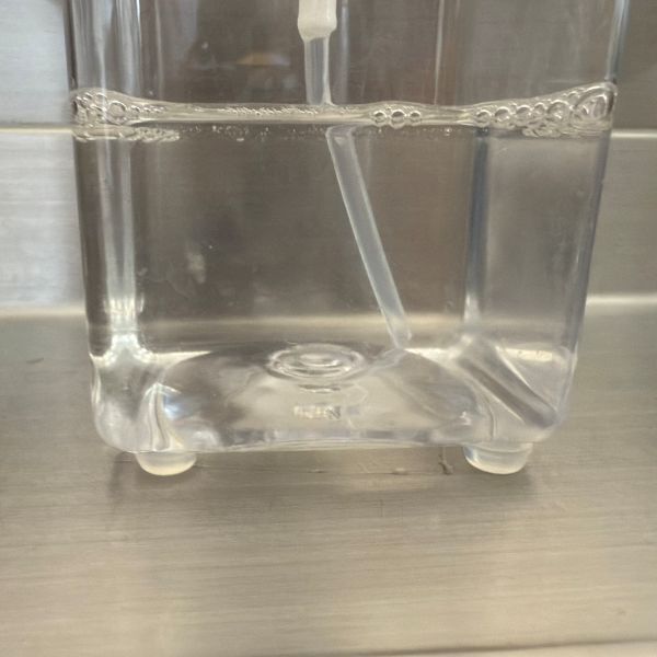 クッションゴムを貼るだけで？　暮らしの６つの悩みに「助かった」「地味に最強」