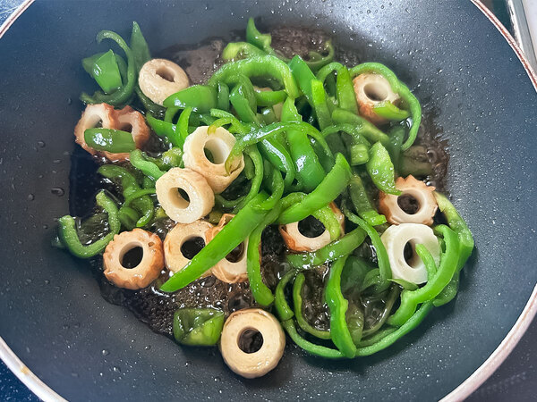 家族の箸が止まらない！　ちくわの簡単おかずに「弁当にもぴったり」