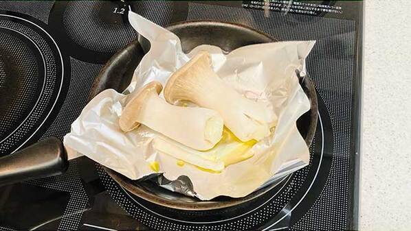 エリンギに『ストローで穴』を空けて？　できた料理に「こんなの初めて！」