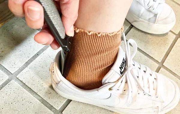 キャンドゥのホコリ取り　柄の部分に別の機能があって…？