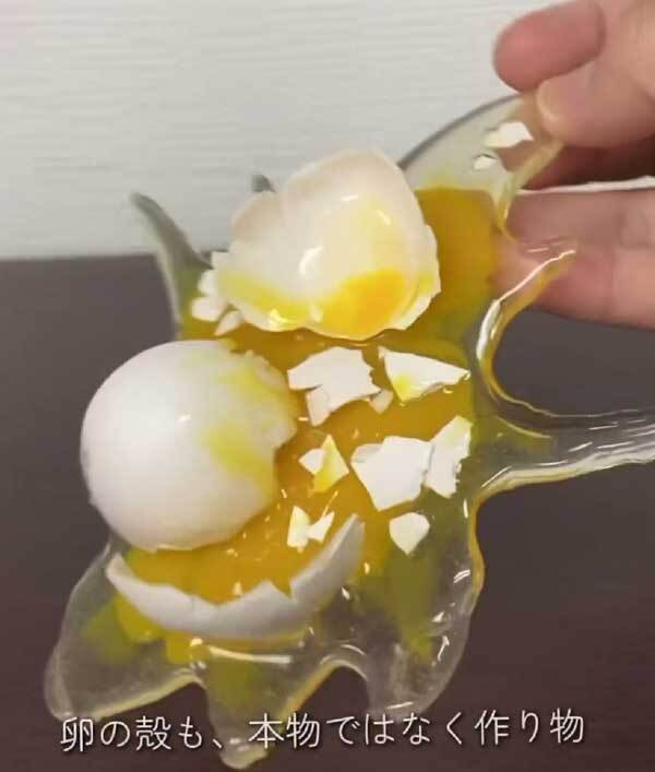 パソコンに生卵が！？　衝撃の１枚に「悲鳴出た」「信じられない」