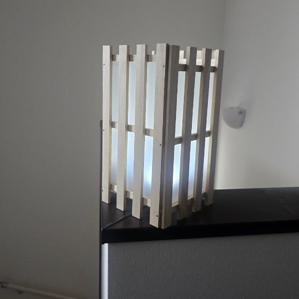 材料はすべて１００均！　手作り照明のクオリティに「想像以上」「映えすぎ」