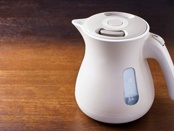 重曹やレモンで汚れが落ちる　素材別で変わるケトルとポットの掃除術