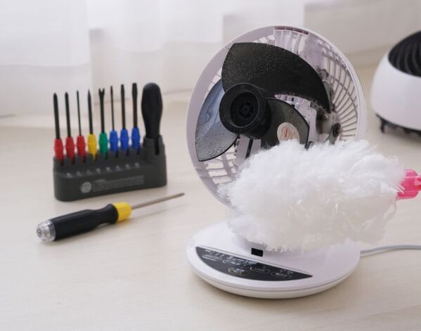 「羽根にホコリがびっしり…」　企業が教えるサーキュレーター掃除に「ありがたい」「参考になる」