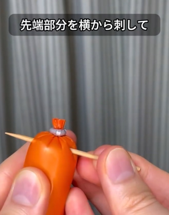 つまようじがざる代わりに？　鍋だけで湯切りする裏技に「その発想はなかった！」