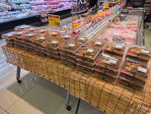 強風で花火大会が中止に…　スーパーの光景に「救ってあげたい」「買いに行きます！」