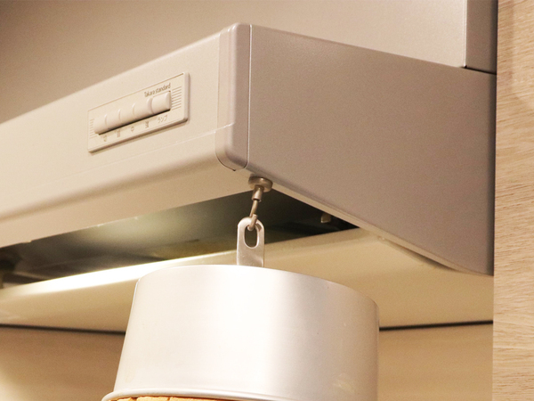 レンジフードに吊るされているのは…　まさかの正体に「これは天才」「脳がバグった」