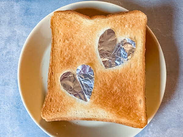 子供が「また作って！」　食パンにアルミホイルをのせると…？