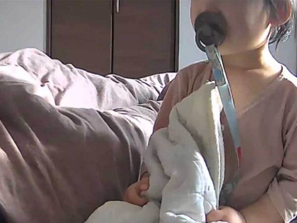 母「声出して笑った」１歳娘の寝顔を見ようとしたら…　予想外の光景に反響