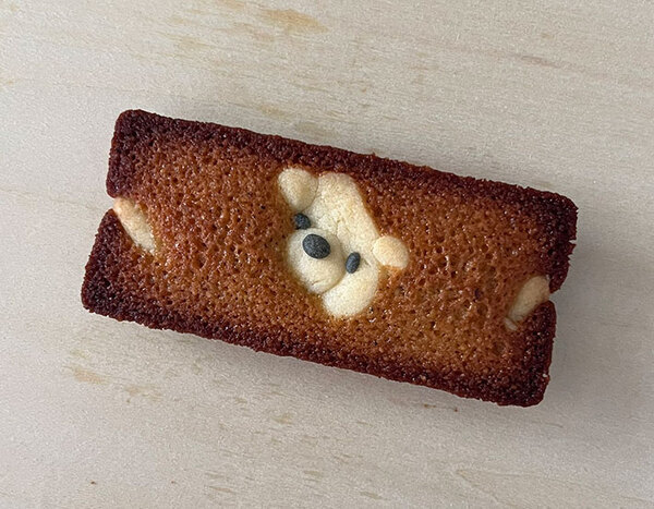 クマのお菓子なら絶対かわいい！なのになぜ…　「事件の香り」「絶妙なバランス」の声