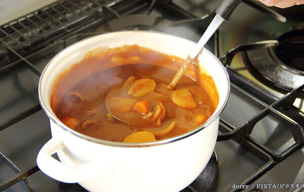 ハウス食品に聞いた！　カレーに『水代わり』に使うといいものはなに？