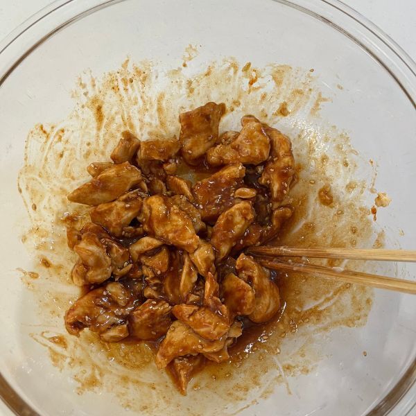 「包丁もフライパンも使いません」　鶏胸肉レシピに「これは助かる」「真似します」