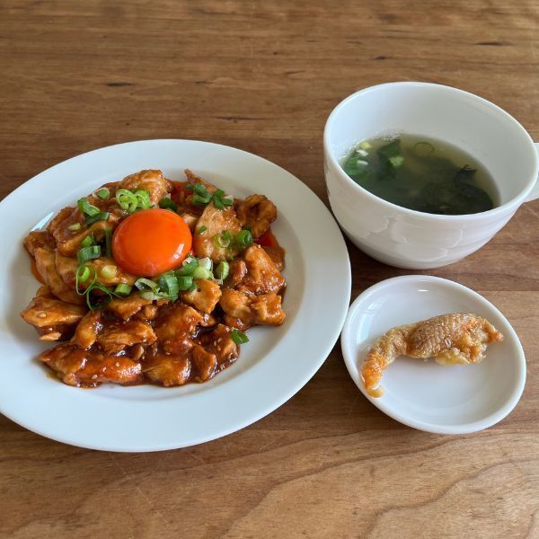 「包丁もフライパンも使いません」　鶏胸肉レシピに「これは助かる」「真似します」