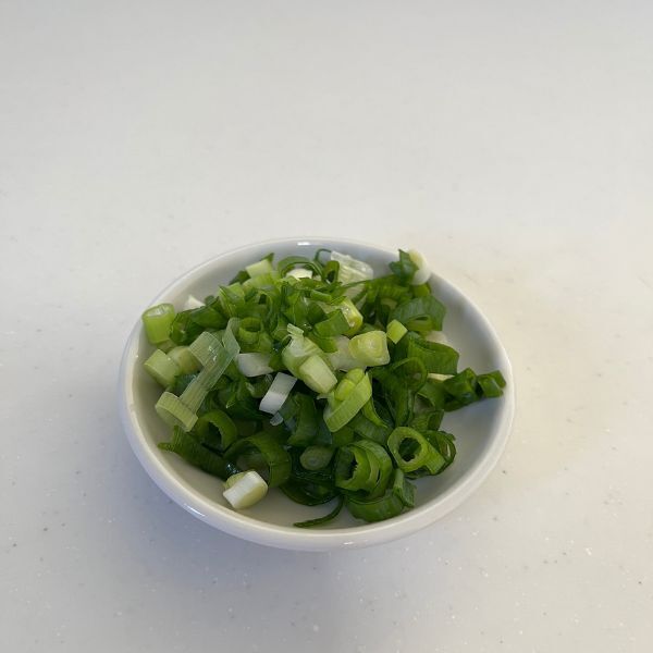 「包丁もフライパンも使いません」　鶏胸肉レシピに「これは助かる」「真似します」