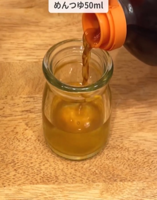 キッチンに置いておくだけで？　めんつゆホイホイに「捕獲力がエグい」「すぐ試す」