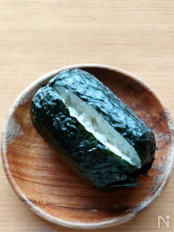 おにぎり全体を海苔で包んだら？「斬新」「孫が家に来たら作ります」