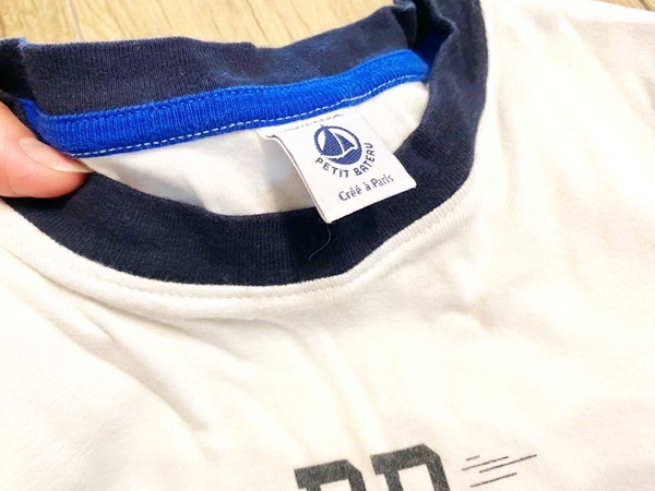 服のタグがチクチクする…　裏技に「その手があったか」「子供も快適そう！」