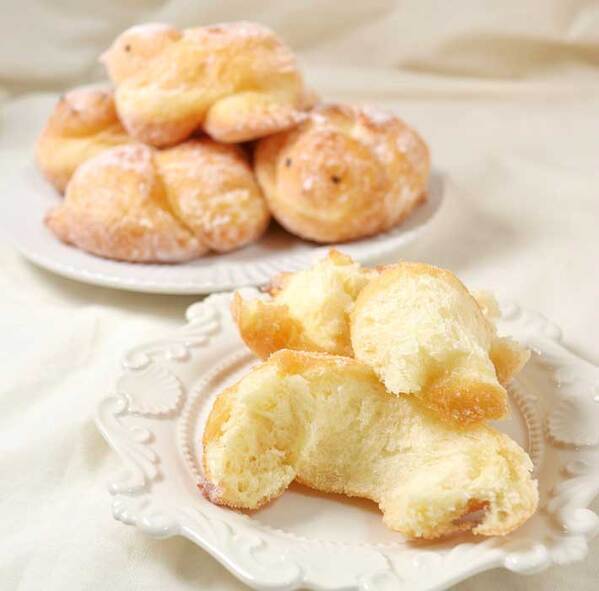 「小鳥のドーナツを揚げた」　完成後の写真に「かわいすぎる」「頭から食べたい」