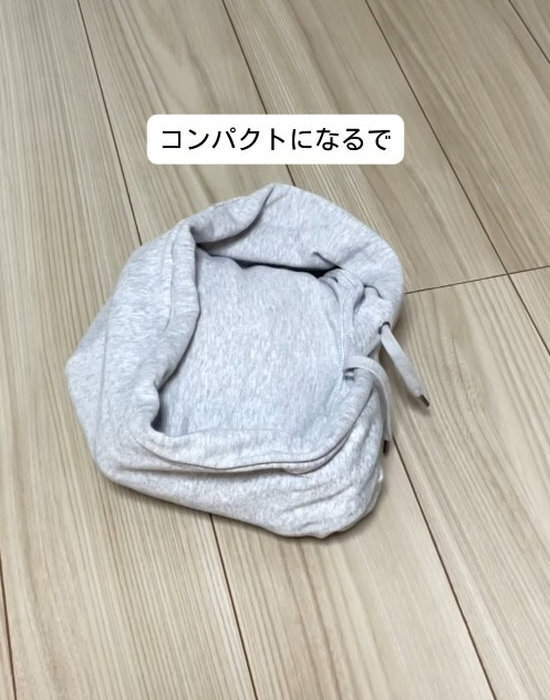 パーカーのフードが乾かない…　ハンガー２本使うだけで「完璧に乾いた」「天才すぎる」