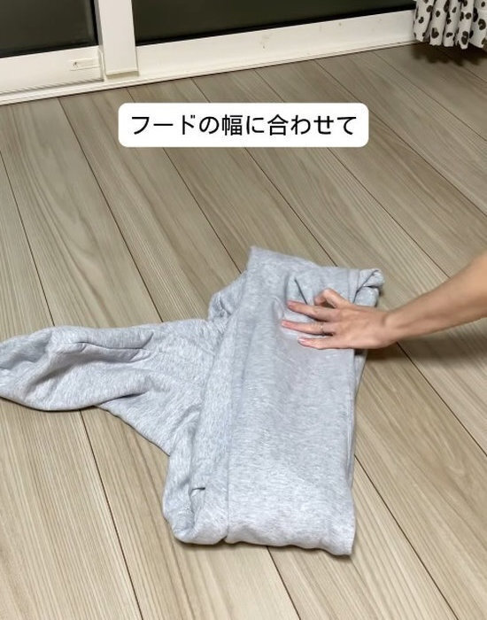 パーカーのフードが乾かない…　ハンガー２本使うだけで「完璧に乾いた」「天才すぎる」