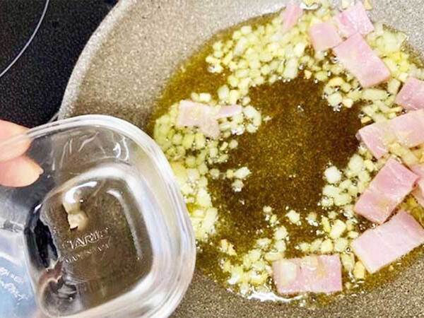 「再現できた！」「コクが出ておいしい」　パスタに入れた『飲み物』とは…？