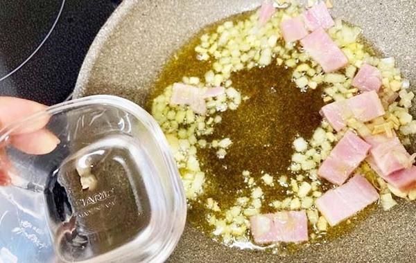 「再現できた！」「コクが出ておいしい」　パスタに入れた『飲み物』とは…？