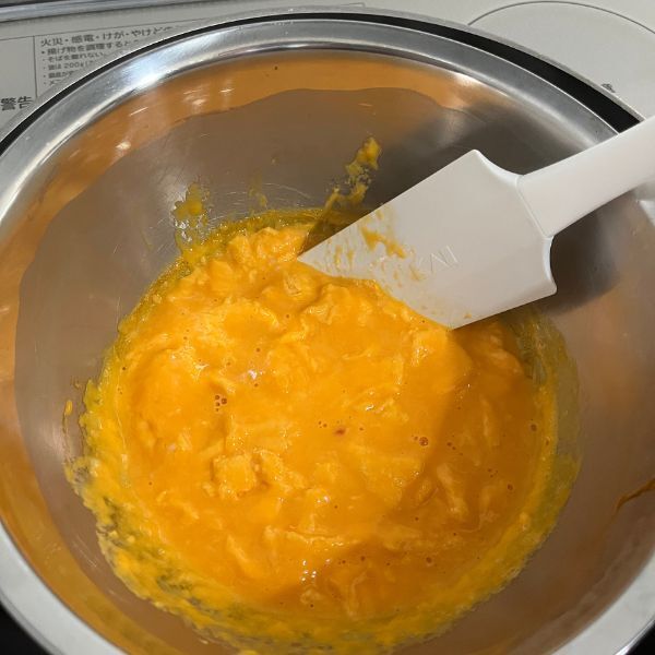 炒めずにスクランブルエッグを作ったら…　仕上がりに「ビックリ」「また作る」