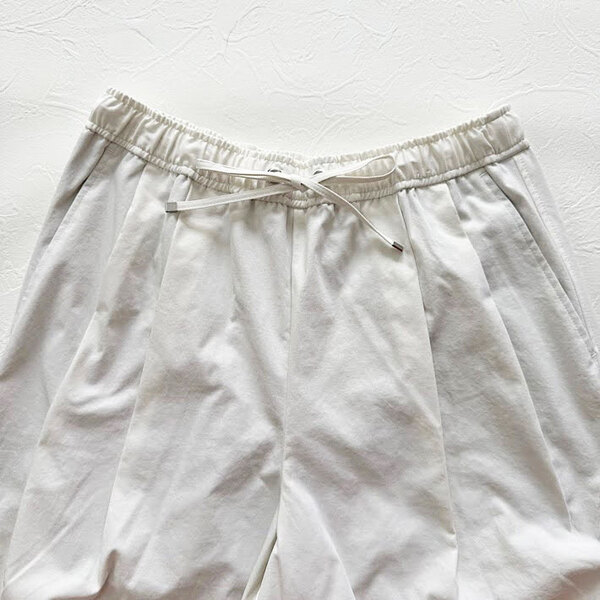 「体型カバーがすごい」「色違いで欲しい」　絶賛の声が集まった、GUの『ゆったりパンツ』がこちら