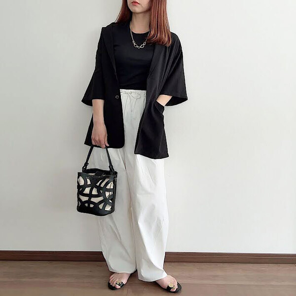 「体型カバーがすごい」「色違いで欲しい」　絶賛の声が集まった、GUの『ゆったりパンツ』がこちら