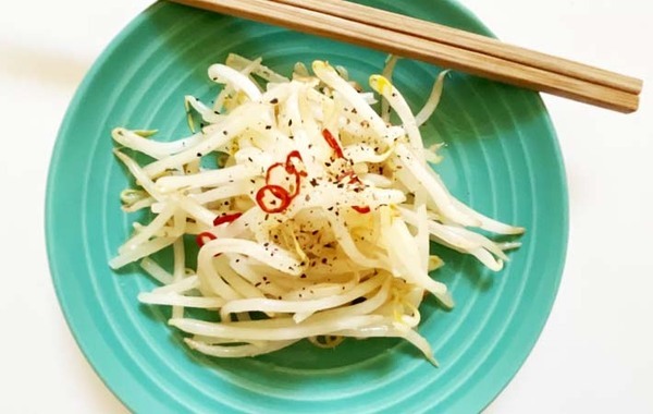 パスタの代わりに使ったのは…？　５分でできるペペロンチーノが絶品だった