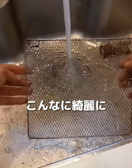 ７年物の焦げ付きトースターが『３０秒』で？　復活術に「マジかよ」「すごい」