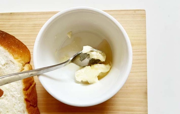 食パンに切り込みを入れて、そこに…？　セブンのアイディアに「絶対にまた作る！」