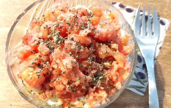 「まるでイタリアン」　企業が紹介する簡単レシピ、冷凍うどんに乗せたのは…？