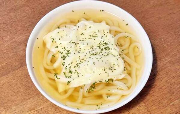 「自分では思いつかなかった」　冷凍うどんの『汁』に使ったのは…？